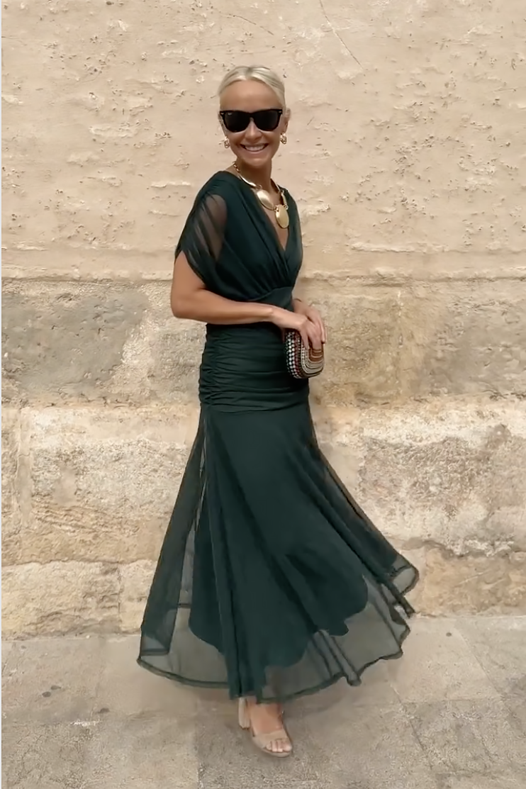 Amelia | Elegant V-neck Maxi Dress